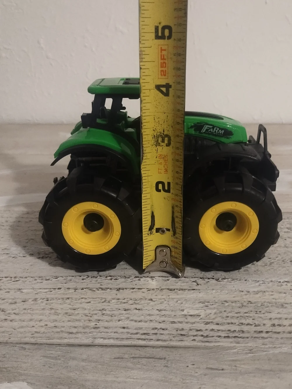 Green FARM Tractor Toy Vehicle very good condition